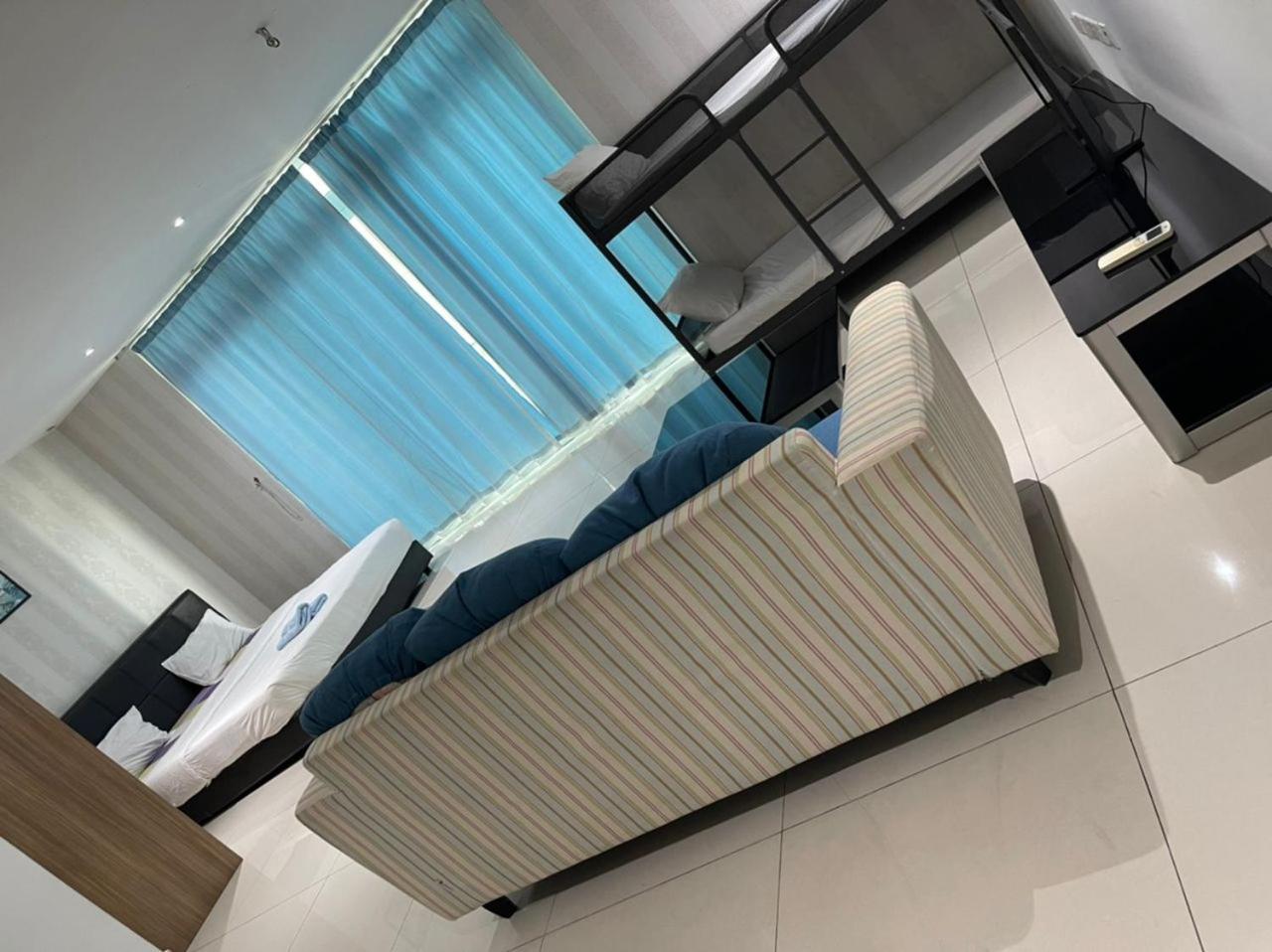 Jb D'esplanade Shopping Mall Apartment *